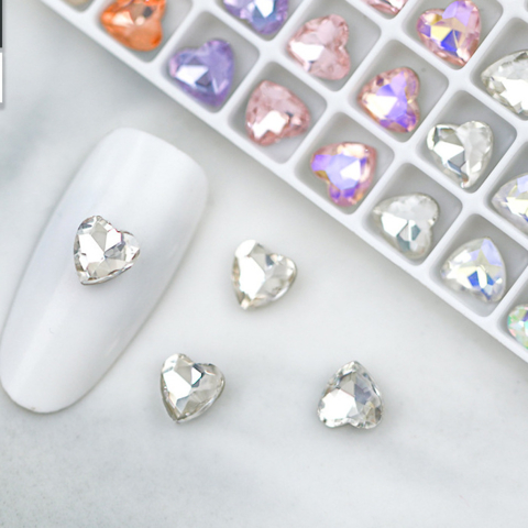 Шарми (фігурки) для нігтів C-34 Кришталеве серце 6х6 мм (1 шт), білі