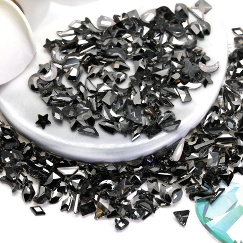 Стразы для дизайна ногтей разных форм и размеров (50 шт/уп), черные