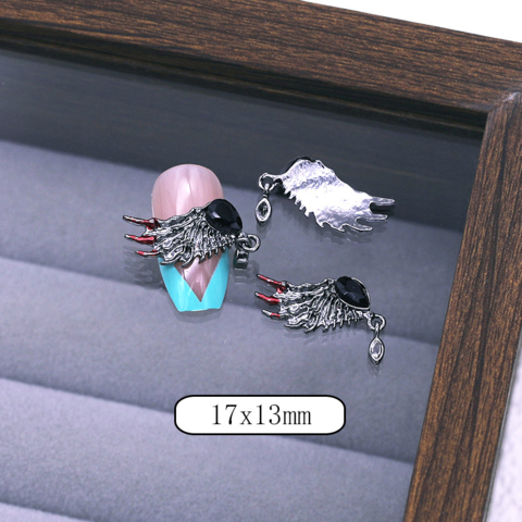 Шарми (фігурки) для нігтів Крило ліве No. 8 17х13 мм (1 шт) сріблясто-чорні