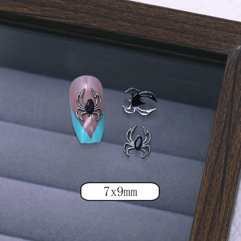 Шарми (фігурки) для нігтів Павук No. 12 7х9 мм (1 шт) сріблясто-чорні