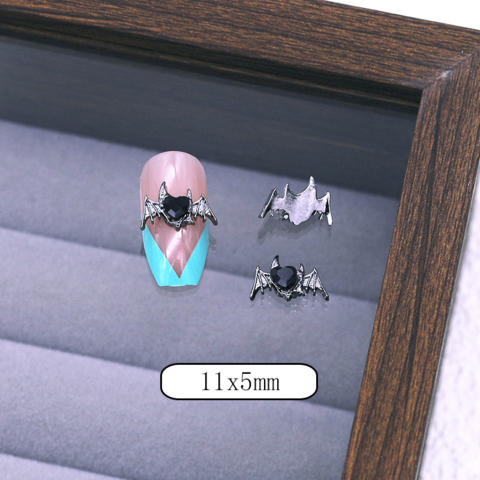 Шарми (фігурки) для нігтів Кажан No. 1 11х5 мм (1 шт) сріблясто-чорні