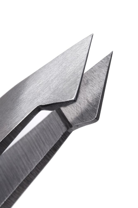 Пинцет профессиональный для бровей Oh Ochi Hustler скошенный