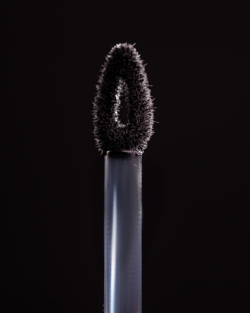 Тіні для повік рідкі ZOLA x Valentina Lelyukh  Silky Matte Tint  05 Black Velvet, фото 4