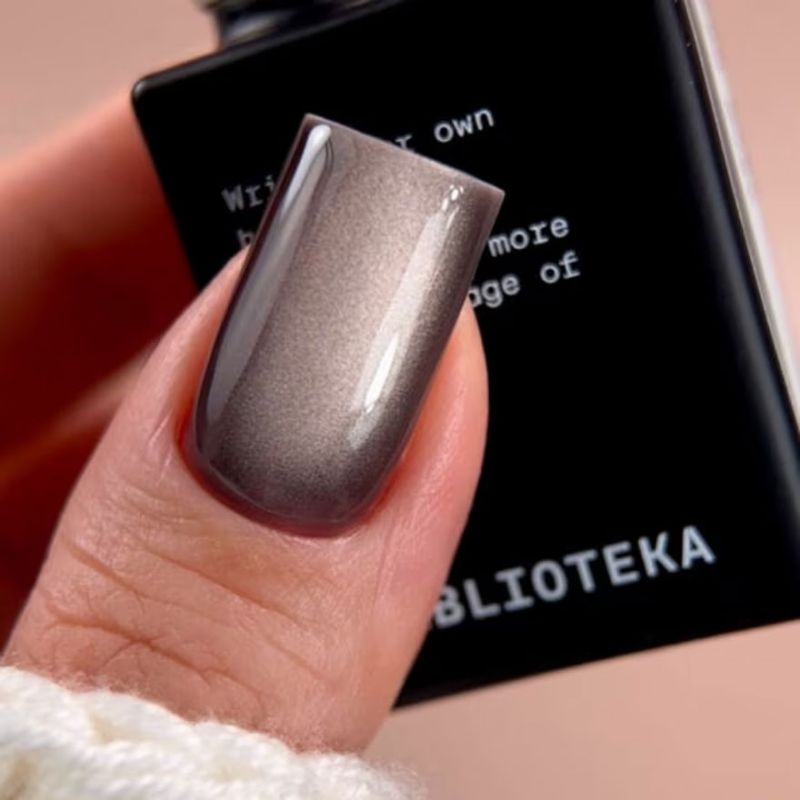 Гель-лак Biblioteka Cat Eye Night Rays №01 Moon Dust Холодное серебристое сияние 10 мл, фото 4