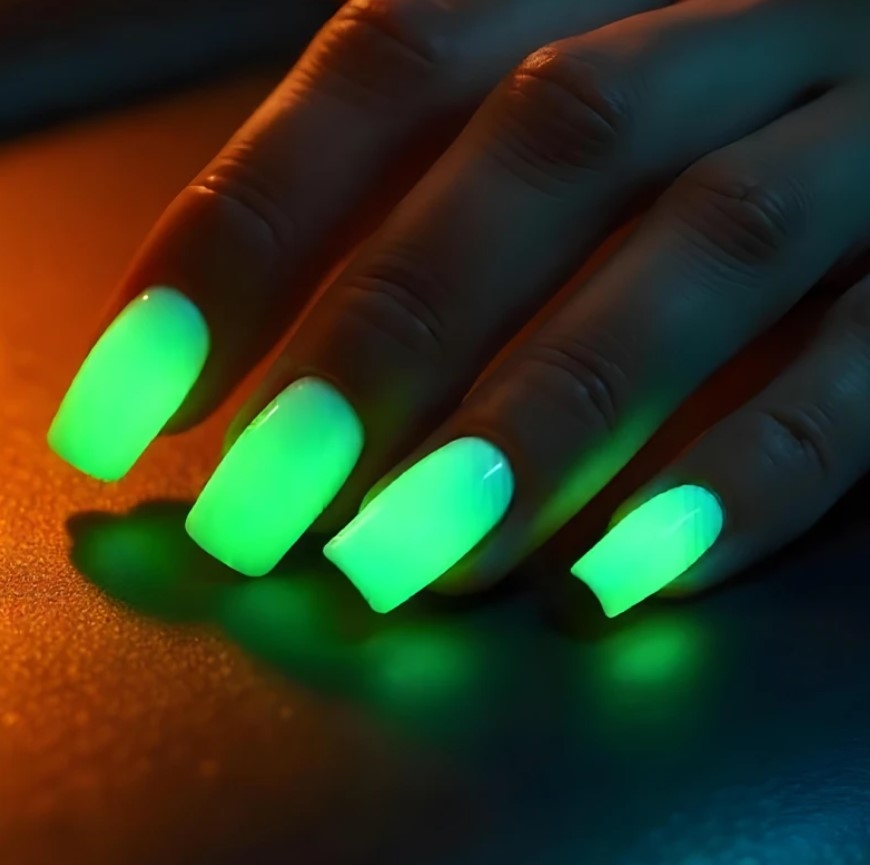 Топ люмінесцентний який світиться в темряві PNB Glow-in-Night Top 8 мл, фото 2