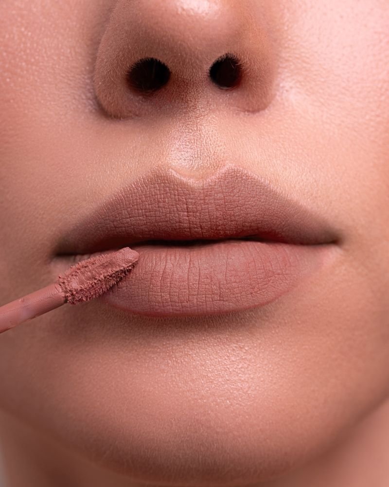 Помада матовая бархатная Zola Lip Souffle 04 Nude Haze, фото 5