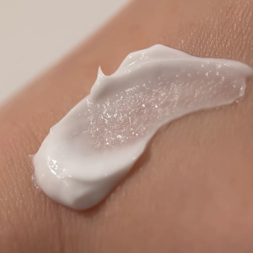 Лосьйон для тіла Luna Cherry Body Lotion з насиченим ароматом стиглої вишні 300 мл, фото 3