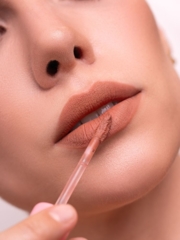 Помада матовая бархатная Zola Lip Souffle 02 Rosewood, фото 5