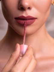 Помада матова оксамитова Zola Lip Souffle 05 Cozy Pink, фото 5